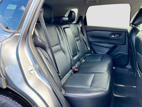 Used 2023 Nissan Rogue SV image 24