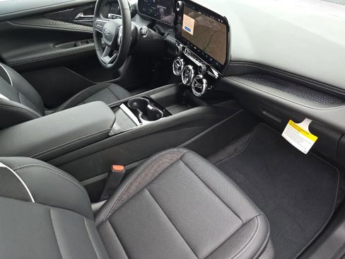 New 2025 Chevrolet Blazer EV LT image 16