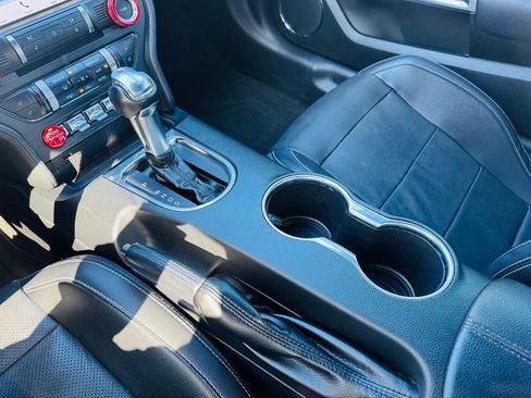 Used 2018 Ford Mustang Premium image 18