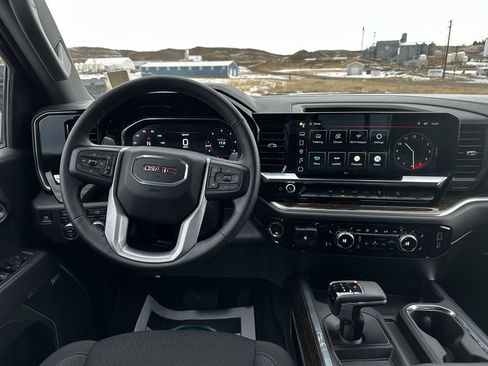 Used 2025 GMC Sierra 1500 Elevation w/ Preferred Package AWD/4WD image 17