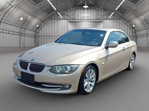 Used 2012 BMW 328i Convertible RWD image 2