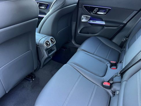 New 2026 Mercedes-Benz GLC 300 image 4