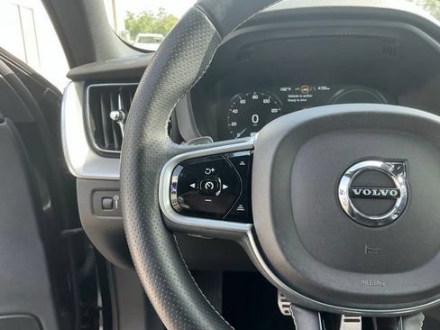 Used 2018 Volvo XC60 T8 R-Design w/ Convenience Package AWD/4WD image 19