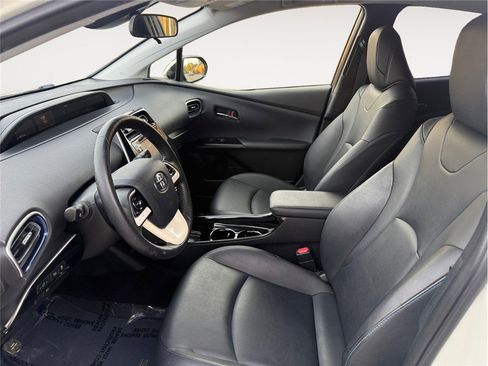 Used 2017 Toyota Prius Three Touring image 9