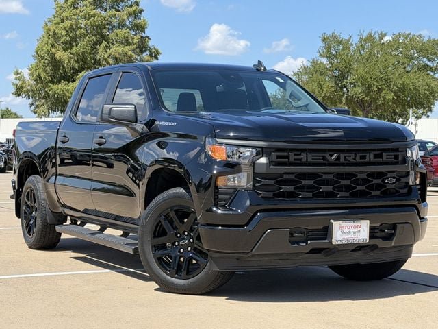 Used 2025 Chevrolet Silverado 1500 Custom w/ LPO, Dark Essentials Package RWD image 2