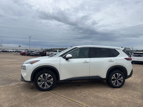 Certified 2023 Nissan Rogue SV FWD image 11