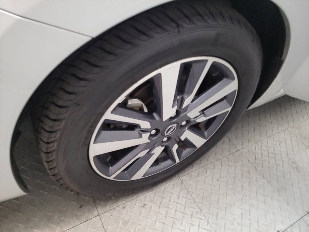 Used 2023 Nissan Versa SV FWD image 31