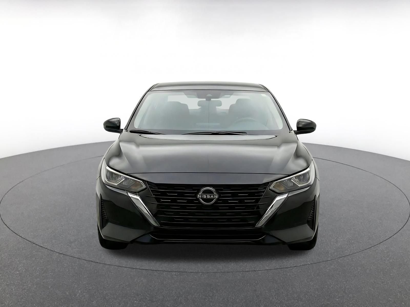 Used 2025 Nissan Sentra SV FWD image 2