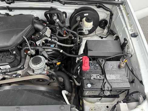 Used 2013 Toyota Tacoma Base 4x2 2dr Regular Cab 6.1 f image 15