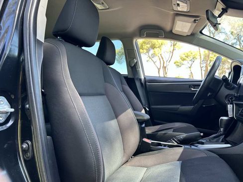 Used 2018 Toyota Corolla LE image 30