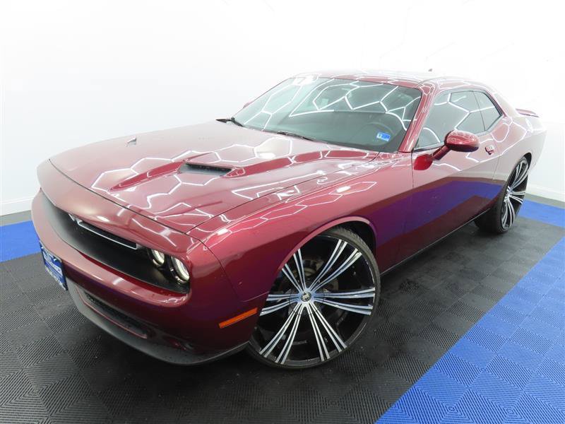 Used 2018 Dodge Challenger SXT Plus RWD image 4