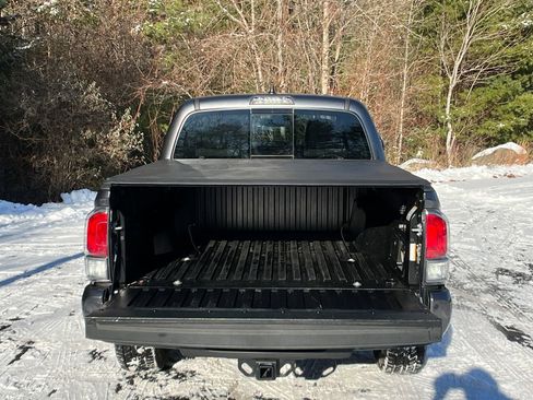 Used 2023 Toyota Tacoma TRD Sport w/ Technology Package image 22