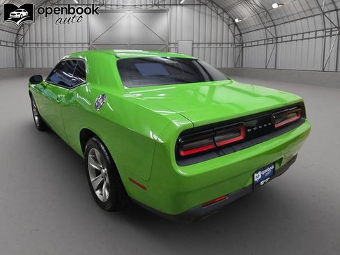 Used 2017 Dodge Challenger SXT RWD image 7