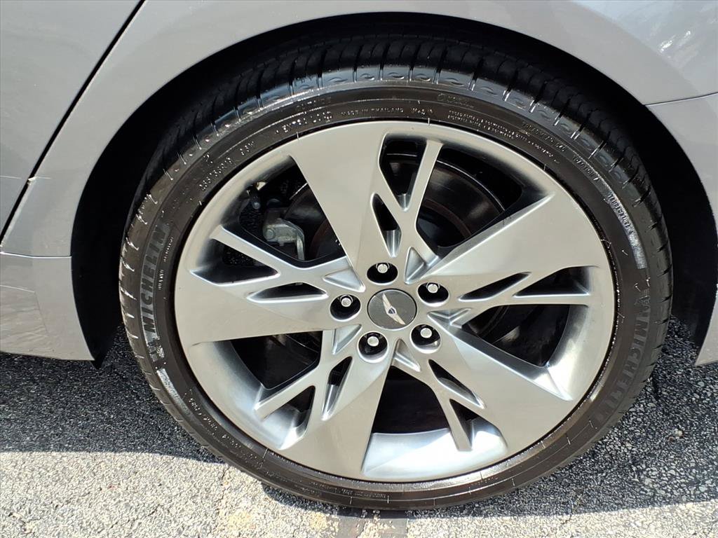 Used 2023 Genesis G70 2.0T AWD/4WD image 30
