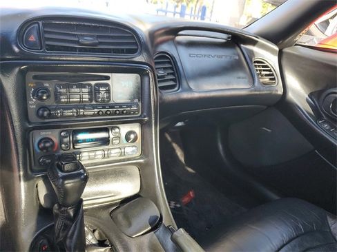 Used 2002 Chevrolet Corvette Coupe w/ Preferred Equipment Group2 image 20