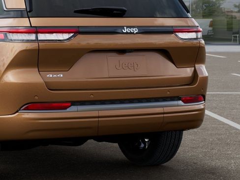 New 2026 Jeep Grand Cherokee Limited AWD/4WD image 13