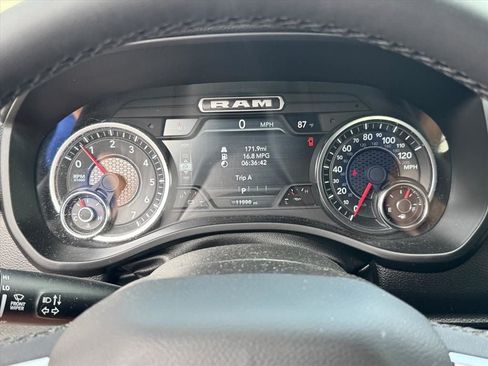 Used 2025 RAM 1500 Big Horn AWD/4WD image 23