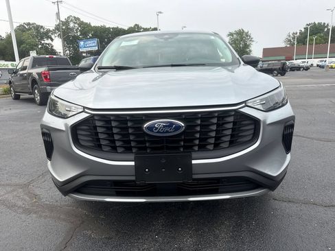 Used 2024 Ford Escape Active AWD/4WD image 3