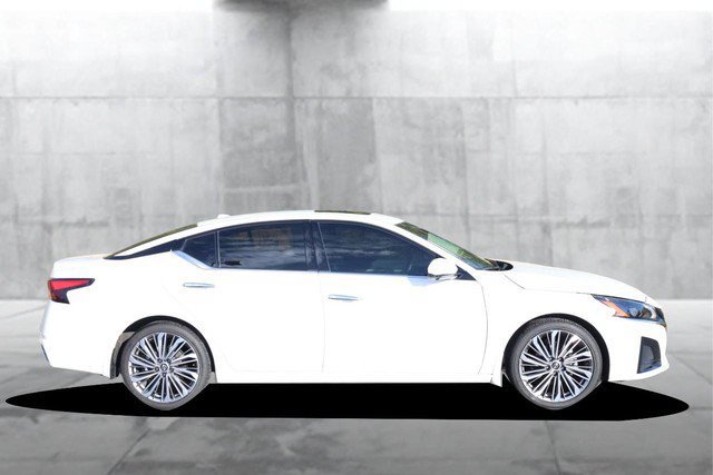Certified 2025 Nissan Altima 2.5 SL FWD image 5