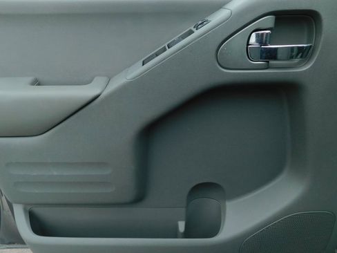 Used 2015 Nissan Frontier SV w/ SV Value Truck Package image 24