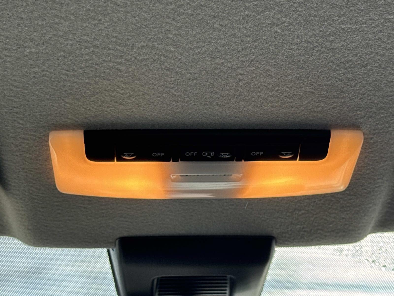 Used 2025 Nissan Kicks Play S FWD image 17