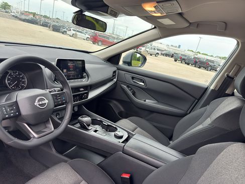 Used 2026 Nissan Rogue SV w/ Cold Weather Package AWD/4WD image 25