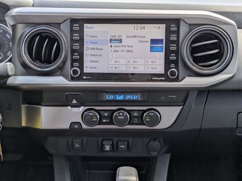 Used 2022 Toyota Tacoma SR5 RWD image 17
