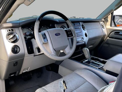 Used 2011 Ford Expedition Limited RWD image 15