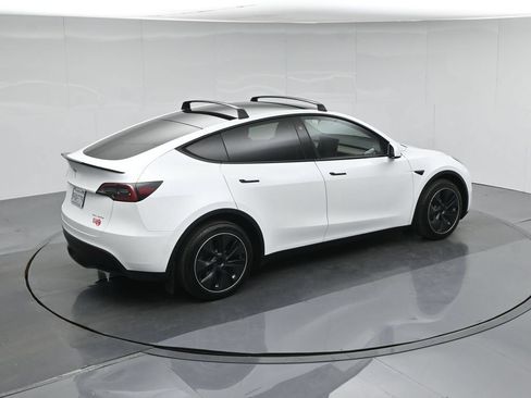 Used 2023 Tesla Model Y Long Range AWD/4WD image 37