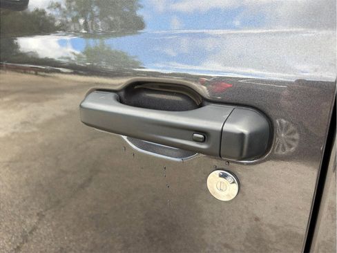 Used 2025 Jeep Wrangler Unlimited Sahara image 15