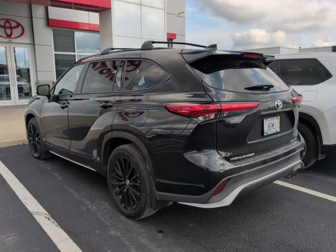 Used 2023 Toyota Highlander XSE AWD/4WD image 5