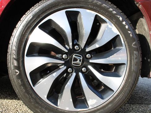 Used 2015 Honda Accord Touring image 21