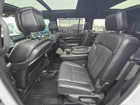 Used 2022 Jeep Grand Wagoneer Series I w/ HD Trailer Tow Package image 20