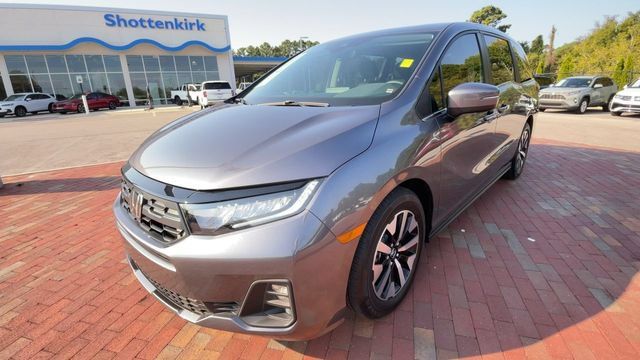 Certified 2026 Honda Odyssey EX-L image 5