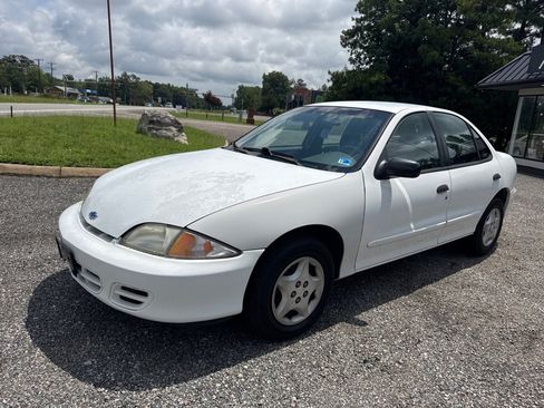 Used 2000 Chevrolet Cavalier Sedan FWD image 2