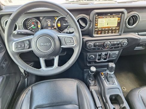 Used 2023 Jeep Wrangler Unlimited Sahara AWD/4WD image 22