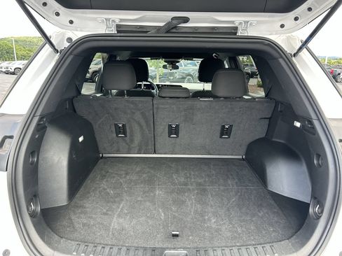 Used 2025 Chevrolet Equinox LT AWD/4WD image 18