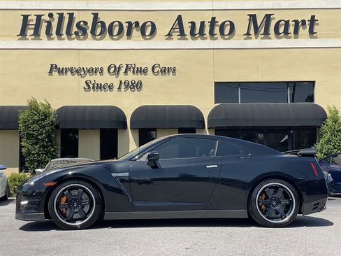 Used 2014 Nissan GT-R Black Edition image 3
