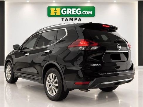 Used 2020 Nissan Rogue SV FWD image 2