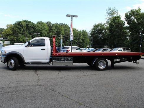 Used 2018 RAM 5500 4x4 Regular Cab image 2