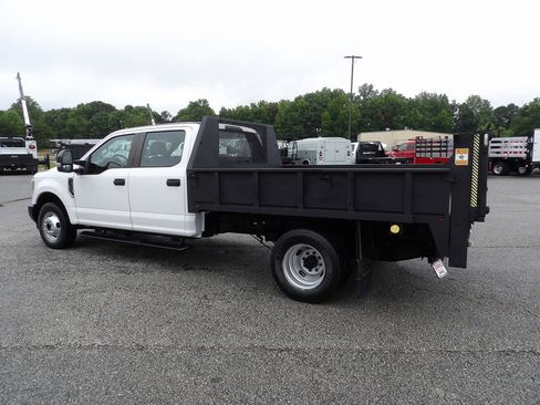 Used 2018 Ford F350 XL w/ Power Equipment Group RWD image 4