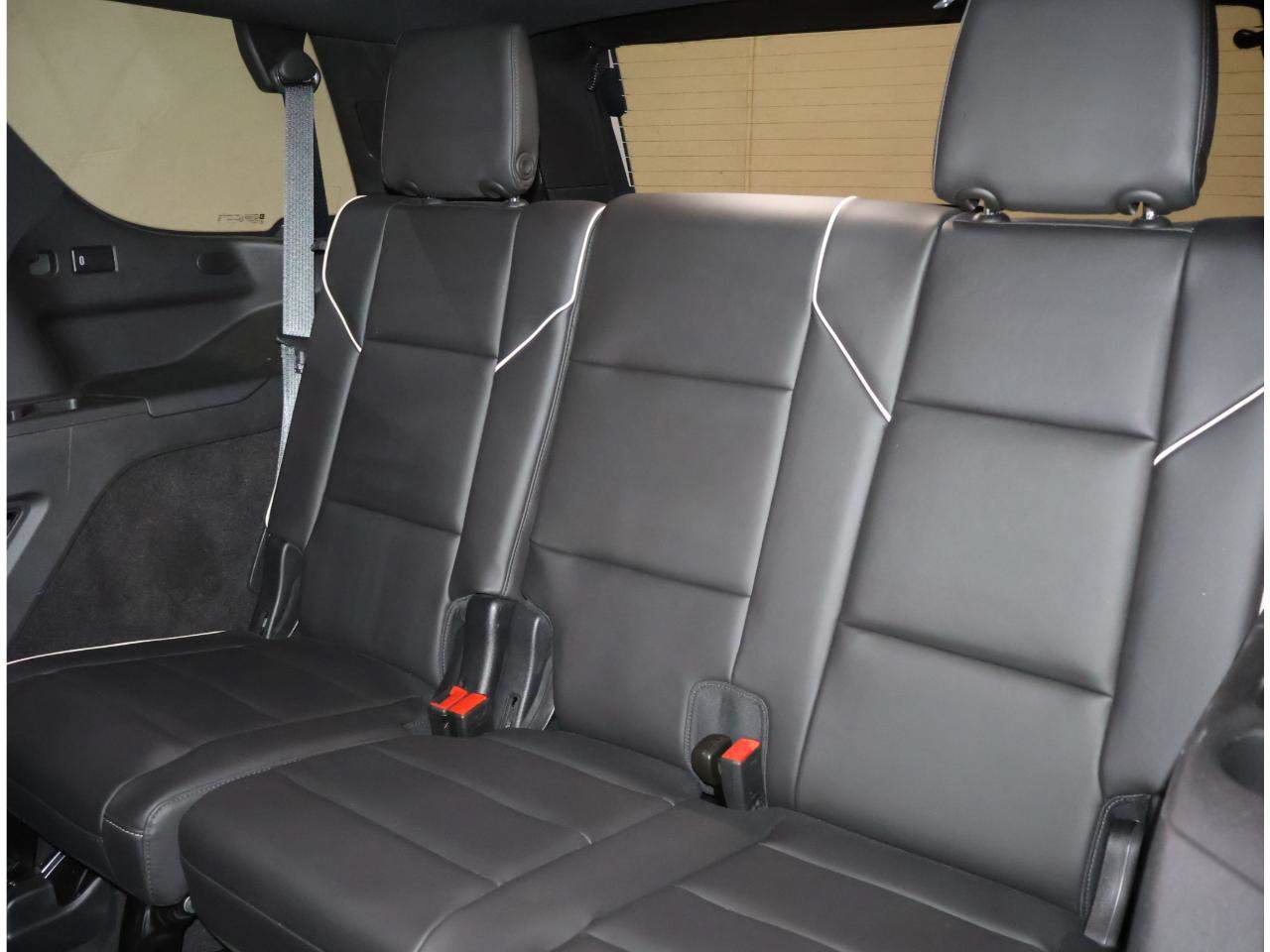 Used 2024 Cadillac Escalade Premium Luxury w/ Performance Package AWD/4WD image 15