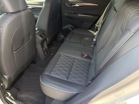 Used 2023 Buick Envision Avenir FWD image 21