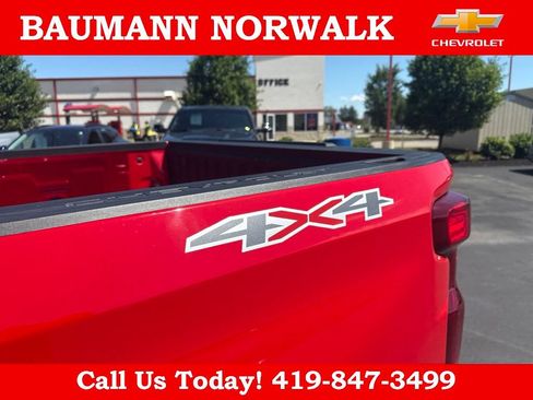 Used 2022 Chevrolet Silverado 1500 LT AWD/4WD image 16