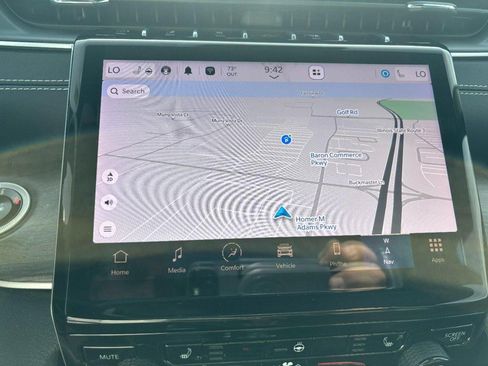 Used 2023 Cadillac XT4 Luxury w/ Cold Weather Package AWD/4WD image 20