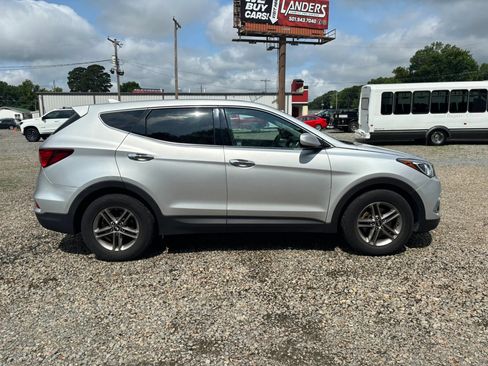 Used 2017 Hyundai Santa Fe Sport FWD image 6