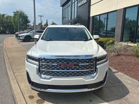 Used 2022 GMC Acadia Denali w/ Denali Ultimate Package FWD image 9