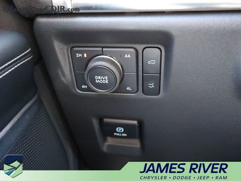 Used 2025 Ford Expedition Max Platinum AWD/4WD image 34