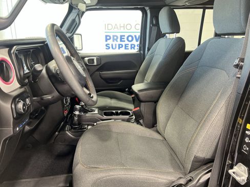 Used 2024 Jeep Wrangler Unlimited AWD/4WD image 11