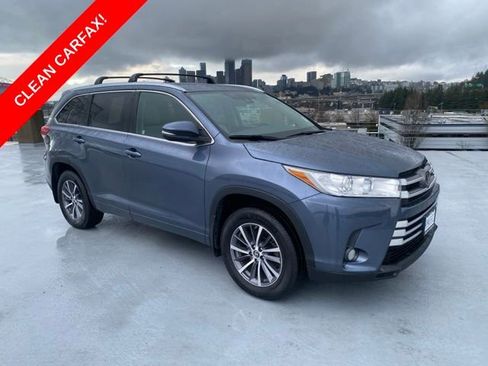 Used 2018 Toyota Highlander XLE image 1